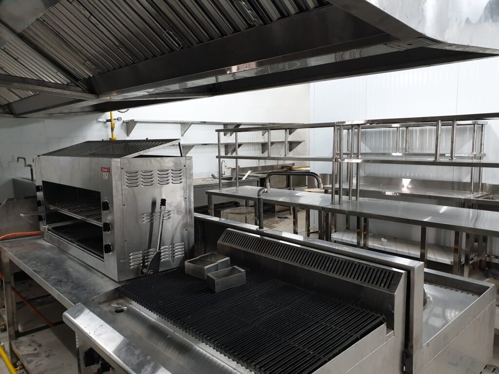 Thi công hệ thống bếp công nghiệp Chuỗi nhà hàng BeerClub Marina 14 133090784 3821689554559627 7580756658901413034 n