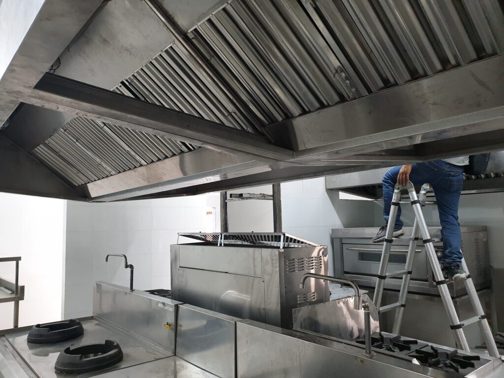 Thi công hệ thống bếp công nghiệp Chuỗi nhà hàng BeerClub Marina 15 133811415 3821689104559672 4766126797837089859 n