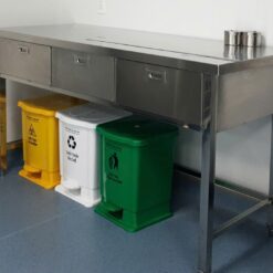 Bàn điều trị thú y inox 3 hộc kéo